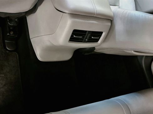 Used 2017 Honda Accord EX-L image 28