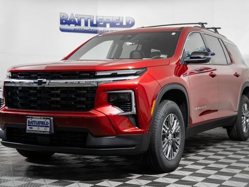 New 2026 Chevrolet Traverse LT w/ Driver Confidence Package image 3