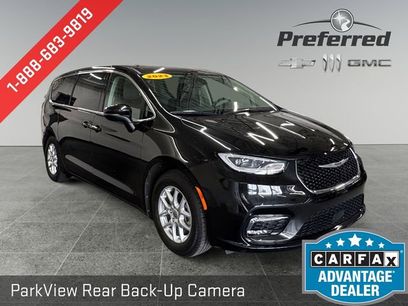 Used 2023 Chrysler Pacifica Touring-L