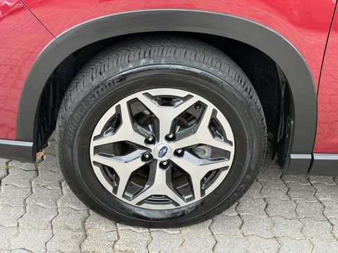 Certified 2023 Subaru Forester Premium AWD/4WD image 12