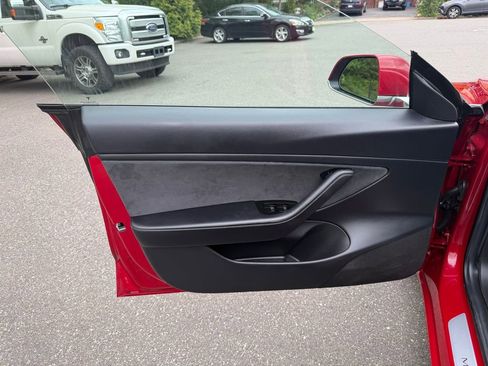 Used 2018 Tesla Model 3 Long Range AWD/4WD image 9