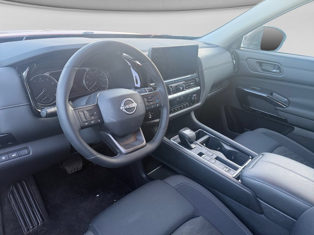 Used 2026 Nissan Pathfinder SV FWD image 12