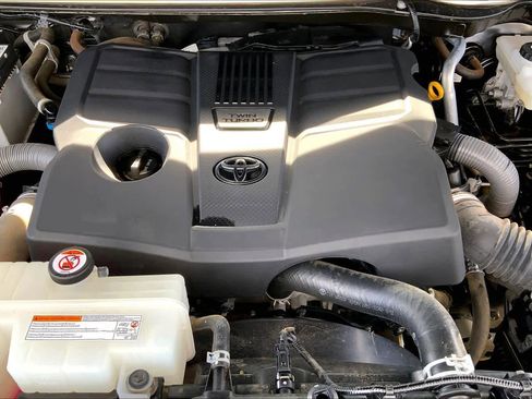 Used 2024 Toyota Tundra Limited image 32