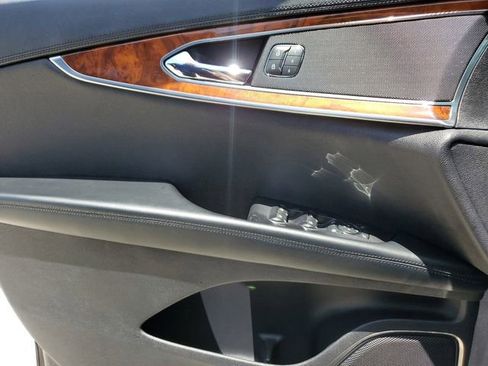 Used 2019 Lincoln Nautilus Select image 30