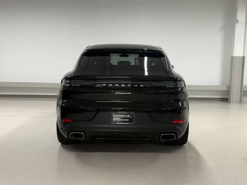 Certified 2026 Porsche Cayenne E-Hybrid Coupe AWD/4WD image 9