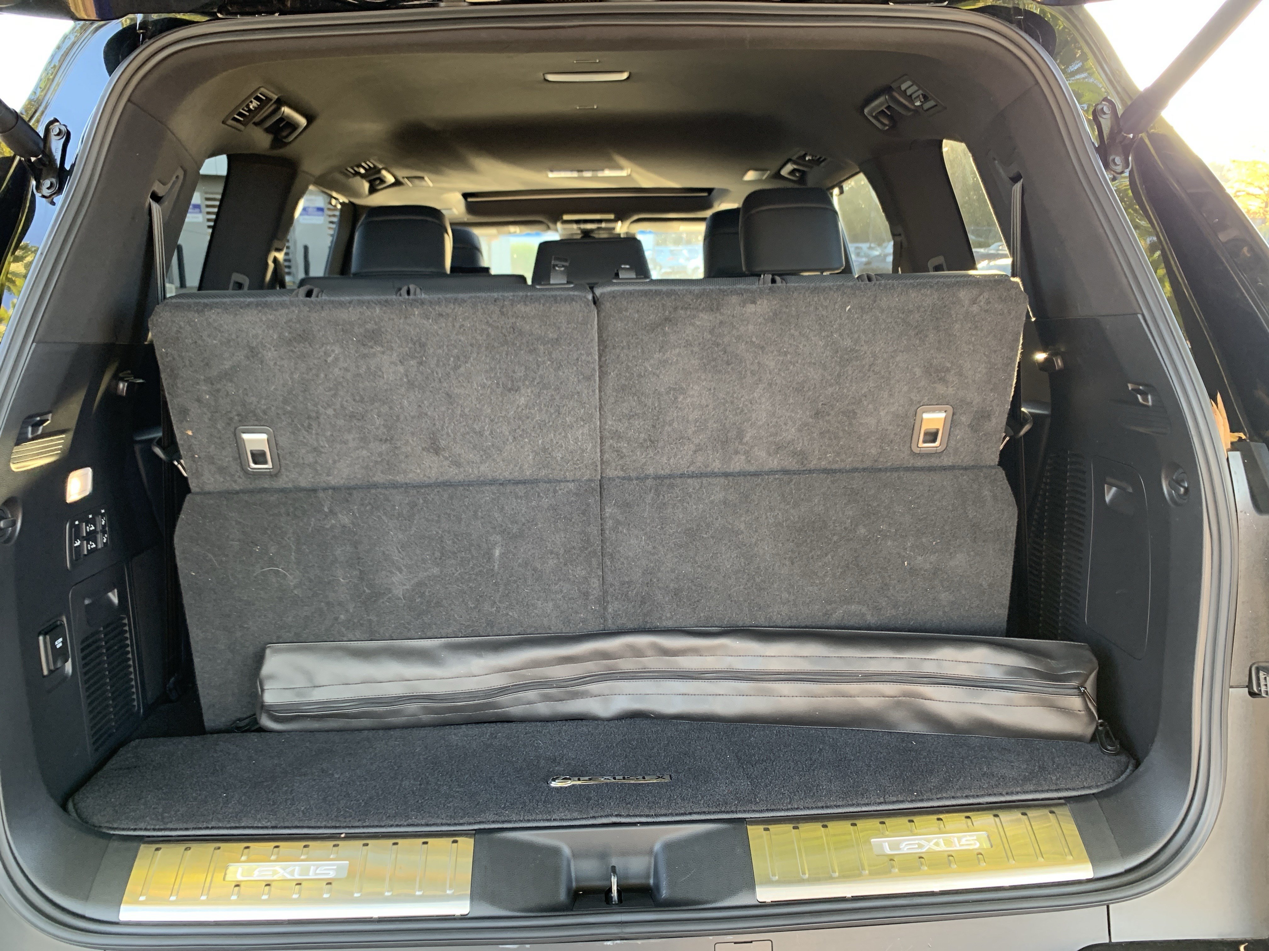 Used 2022 Lexus LX 600 4WD w/ Accessory Package (Z1) image 34