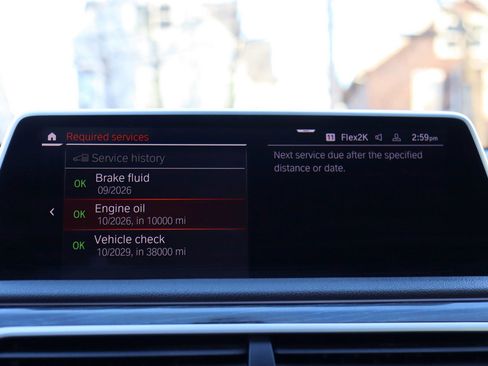 Used 2022 BMW 750i xDrive w/ M Sport Package image 40