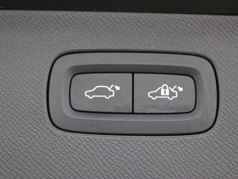 Used 2023 Volvo XC90 B6 Ultimate w/ Lounge Package AWD/4WD image 33