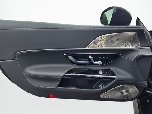 Used 2025 Mercedes-Benz AMG GT 63 image 33