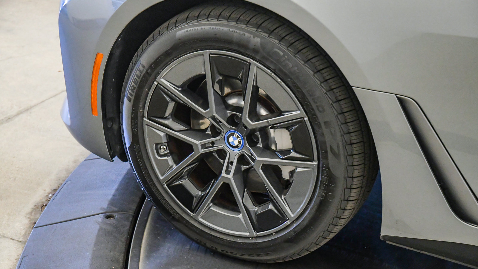 Used 2023 BMW i4 eDrive40 w/ Premium Package RWD image 10