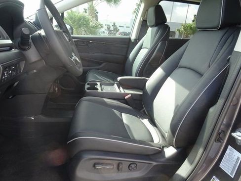 New 2026 Honda Odyssey Touring image 7