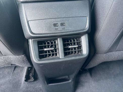 Used 2025 Chevrolet Equinox LT FWD image 19