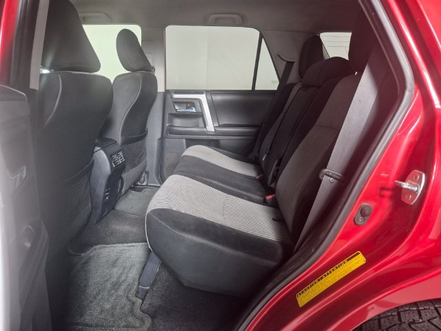 Used 2018 Toyota 4Runner SR5 AWD/4WD image 30