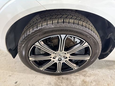 Used 2021 Volvo XC60 T5 Inscription w/ Climate Package image 9