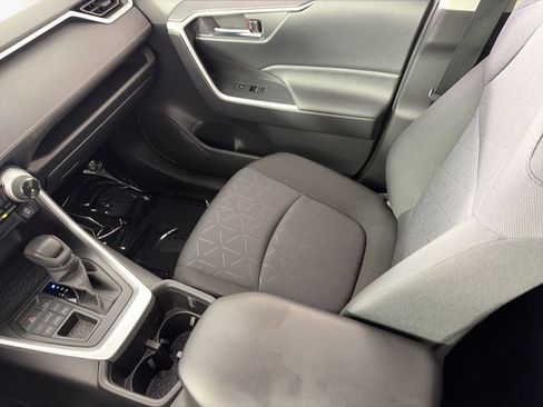 Used 2025 Toyota RAV4 XLE AWD/4WD image 22