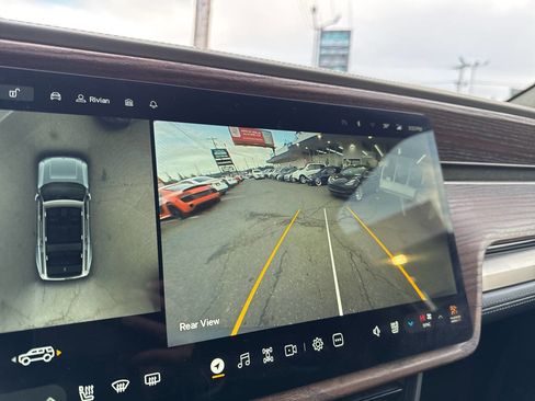 Used 2023 Rivian R1S Adventure image 49