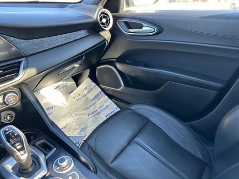 Used 2022 Alfa Romeo Giulia Sprint image 51