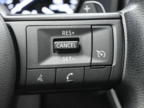Used 2023 Nissan Rogue S FWD image 7
