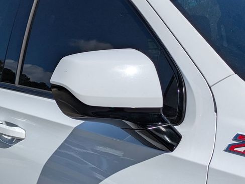 Used 2023 Chevrolet Suburban Z71 image 11