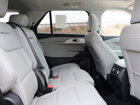 New 2026 Ford Explorer Active w/ Active Comfort Package AWD/4WD image 12