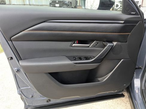 Used 2025 MAZDA CX-50 AWD 2.5 Hybrid w/ Premium Pkg image 11