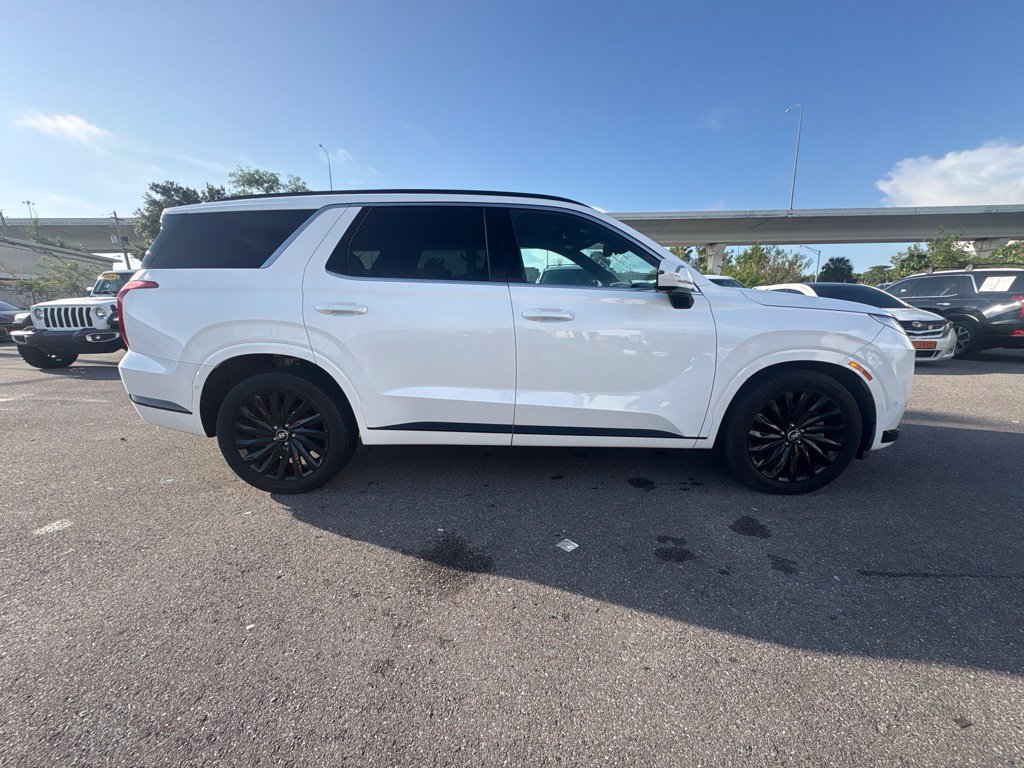 Used 2024 Hyundai Palisade Calligraphy AWD/4WD image 2
