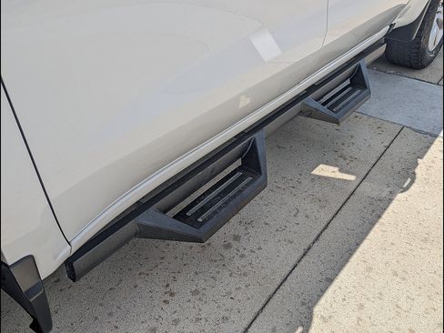 Certified 2022 Chevrolet Silverado 1500 Custom AWD/4WD image 13