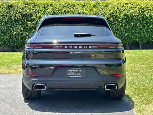 Certified 2026 Porsche Cayenne AWD/4WD image 7