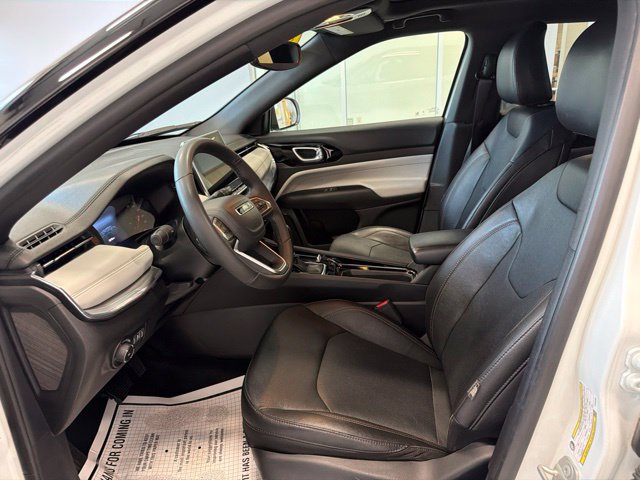 Used 2023 Jeep Compass Limited w/ Sun and Sound Group AWD/4WD image 12