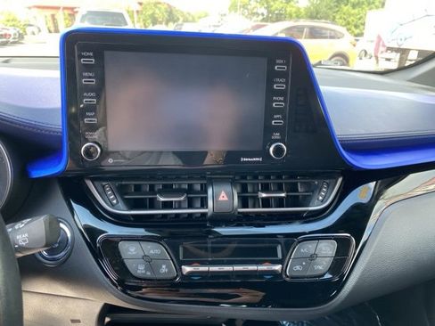 Used 2021 Toyota C-HR XLE image 14