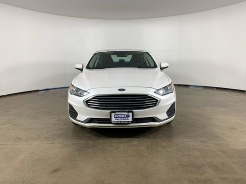 Used 2019 Ford Fusion SE image 3