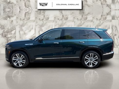 Used 2026 Cadillac Vistiq Luxury w/ LPO, Premium Carpet Package AWD/4WD image 2