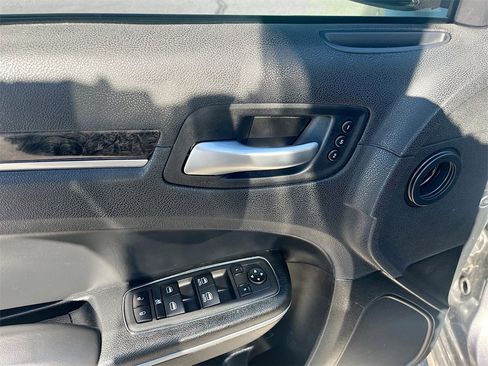 Used 2022 Chrysler 300 Touring L w/ Popular Equipment Group image 18