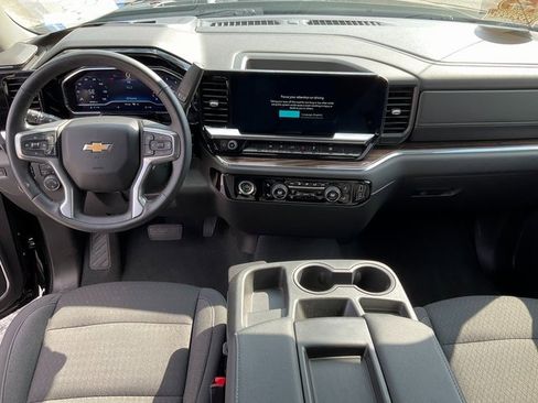 Used 2023 Chevrolet Silverado 1500 LT image 4