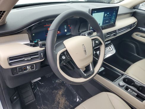 New 2026 Lincoln Corsair Premiere image 13