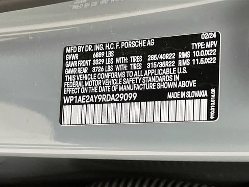 Certified 2024 Porsche Cayenne AWD/4WD image 36