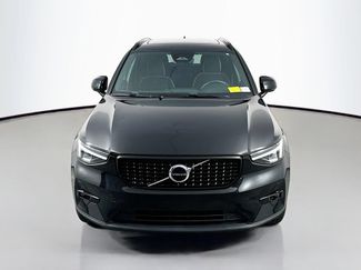 Used 2023 Volvo XC40 B5 Plus AWD/4WD video 2