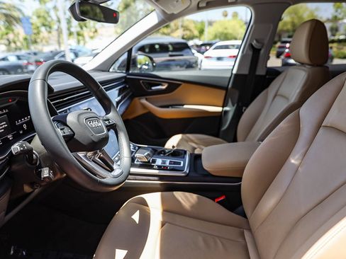 Used 2023 Audi Q7 2.0T Premium w/ Convenience Package AWD/4WD image 19