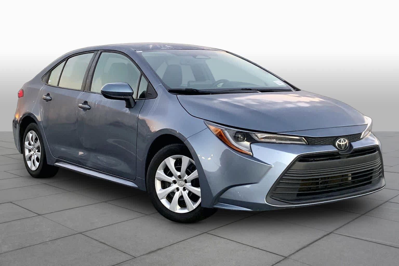 Used 2024 Toyota Corolla LE FWD image 3