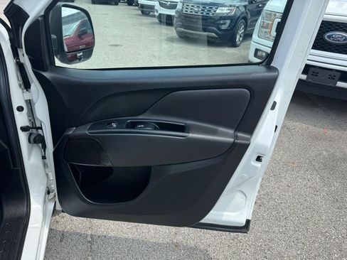 Used 2019 RAM ProMaster City Tradesman SLT FWD image 16
