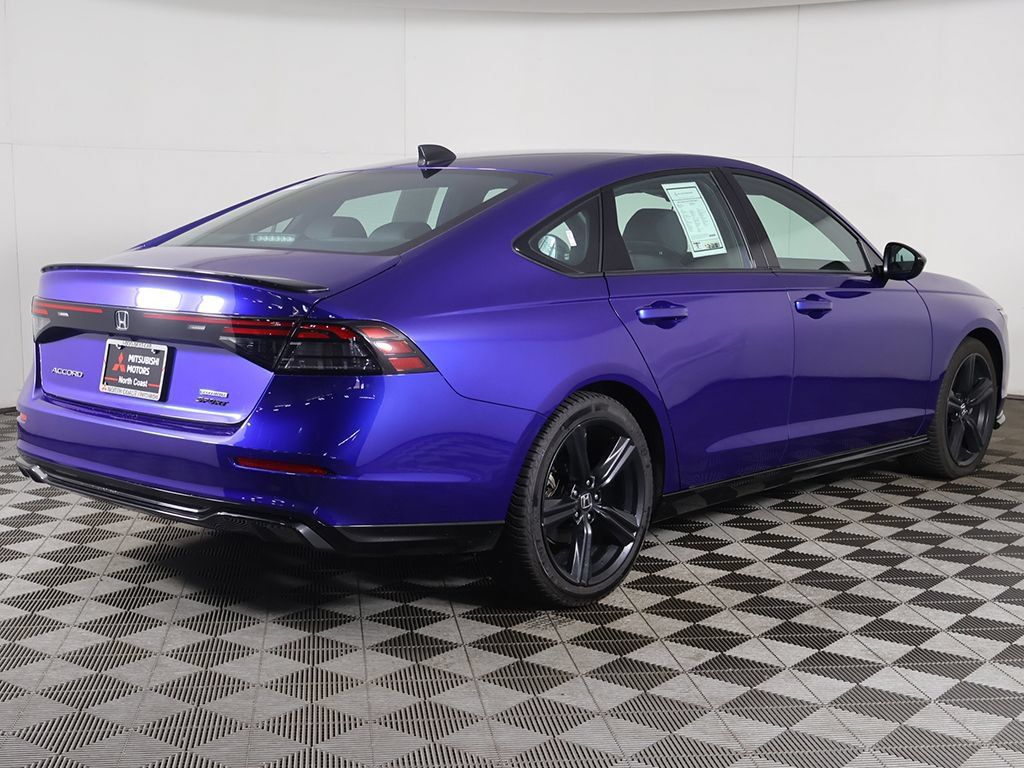 Used 2023 Honda Accord Sport image 9