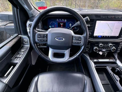 Used 2023 Ford F250 Lariat w/ Lariat Ultimate Package AWD/4WD image 6