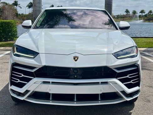 Used 2020 Lamborghini Urus image 3