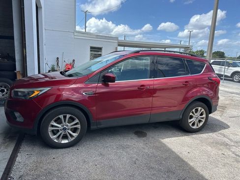 Used 2019 Ford Escape SEL FWD image 1