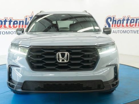 Certified 2025 Honda Pilot Sport image 28