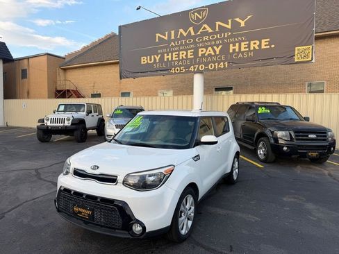 Used 2016 Kia Soul + FWD image 3