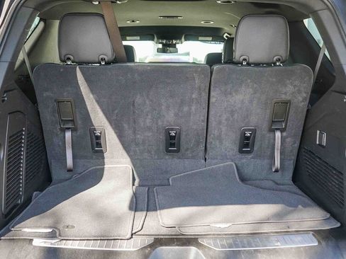 Used 2025 Chevrolet Tahoe Z71 image 24