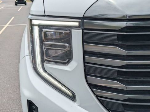 Used 2024 GMC Sierra 1500 AT4 w/ AT4 Premium Package AWD/4WD image 10