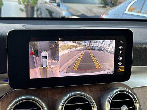 Certified 2022 Mercedes-Benz GLC 300 image 17