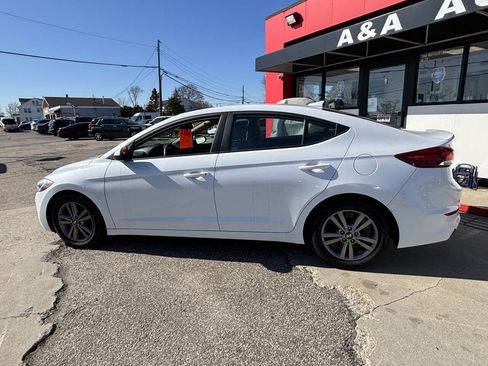 Used 2017 Hyundai Elantra SE FWD image 7